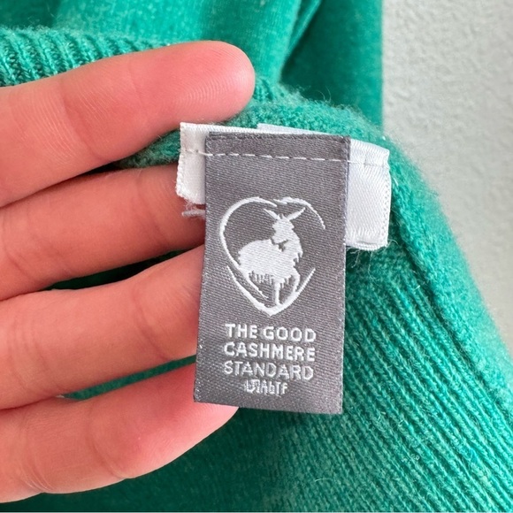 J. Crew Womens M/L Cashmere Classic Fit Crewneck Sweater Green Minimalist Preppy - Picture 4 of 9